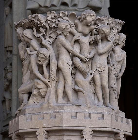 아담과 이브를 유혹하는 악마를 그린 에덴동산 이야기, 성모 마리아상 대좌, 노트르담 성당 서쪽 문
