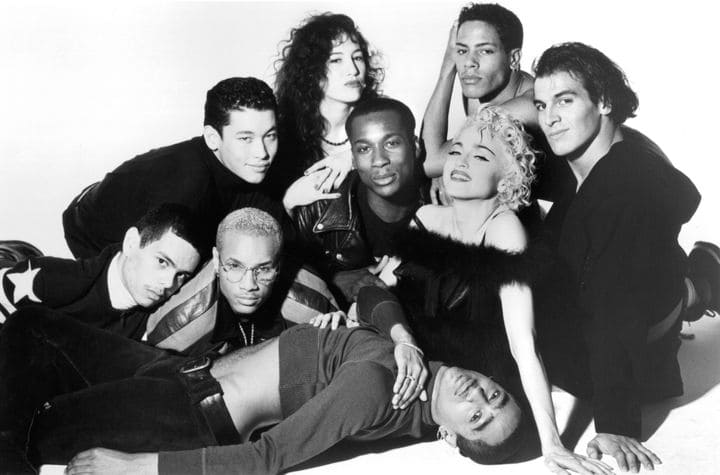 다큐멘터리 영화 <진실 혹은 대담>(1991)에 출연한 마돈나와 게이 댄서들
