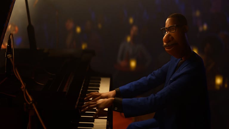 영화 '소울' 스틸컷, 조가 재즈 피아니스트를 꿈꾸는 장면