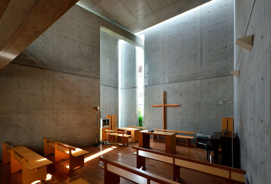 빛의 교회 내부